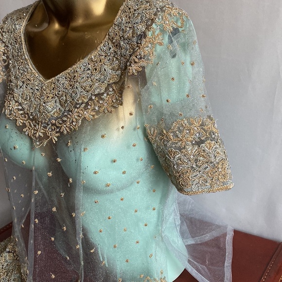 Absolutely stunning sheer sequence blouse - Picture 7 of 12